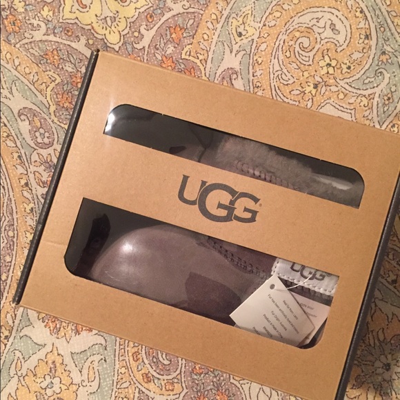 Nwt UGG baby boots - Picture 2 of 3
